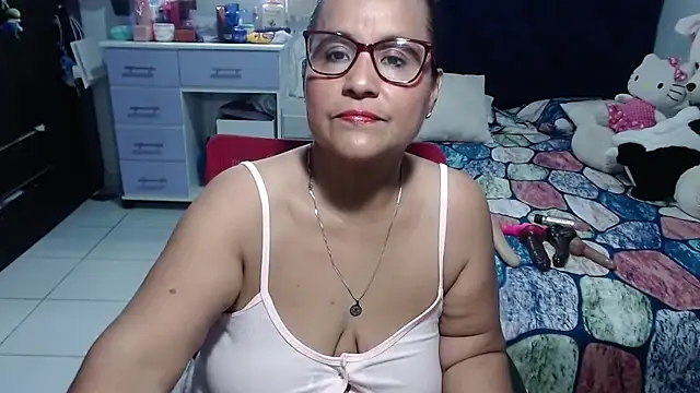 Snapshot of pervert_mommy_ chatting on June 1, 2026, 9:44 am pervert mommy online show from June 1, 2026, 9:44 am
