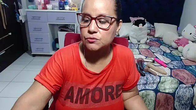 Snapshot of pervert_mommy_ chatting on June 6, 2026, 10:42 am pervert mommy online show from June 6, 2026, 10:42 am