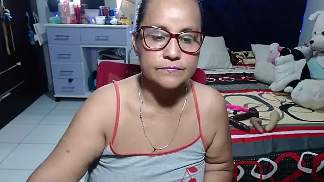 Snapshot of pervert_mommy_ chatting on June 7, 2026, 1:15 pm pervert mommy online show from June 7, 2026, 1:15 pm