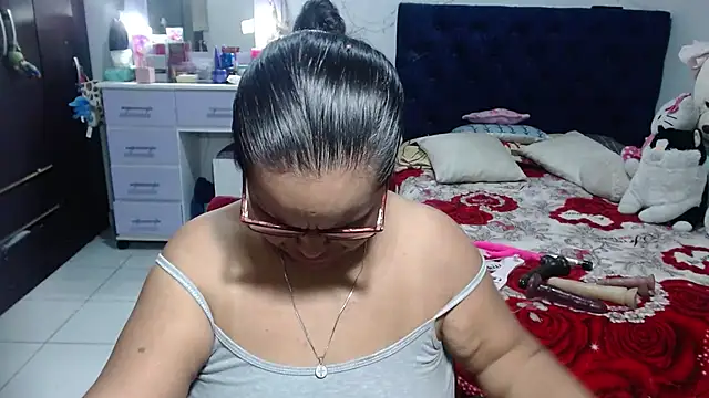 Snapshot of pervert_mommy_ chatting on June 16, 2026, 9:34 am pervert mommy online show from June 16, 2026, 9:34 am