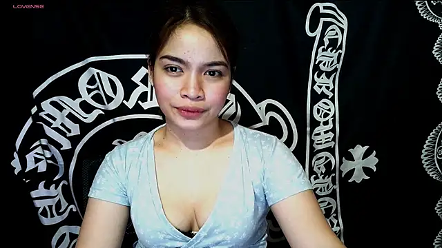 Snapshot of _preciousmoira_ chatting on May 27, 2026, 1:57 am preciousmoira online show from May 27, 2026, 1:57 am