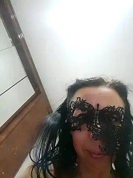 LAURAFOCOSA online show from January 3, 2025, 10:29 pm