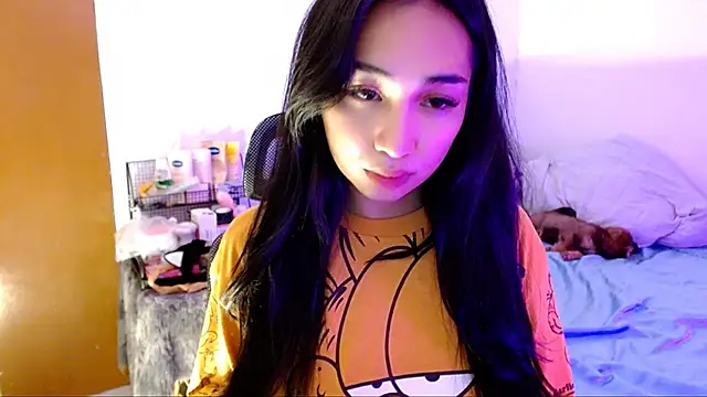 Snapshot of SweetLilly_18 chatting on November 2, 2025, 2:19 pm SweetLilly 18 online show from November 2, 2025, 2:19 pm