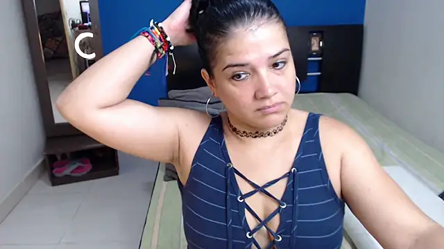 Snapshot of GlendaStarx chatting on July 9, 2026, 9:52 pm GlendaStarx online show from July 9, 2026, 9:52 pm