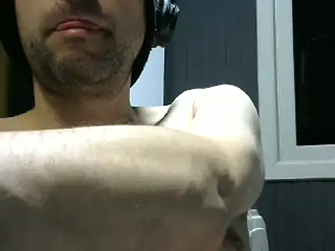 Snapshot of gauchors20 chatting on February 21, 2025, 2:28 am gauchors20 online show from February 21, 2025, 2:28 am