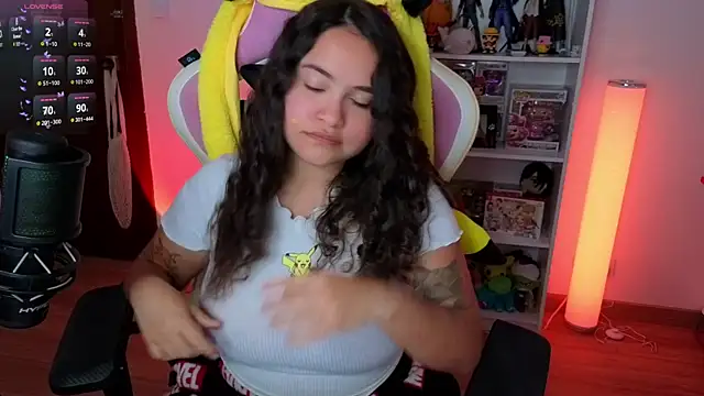 Snapshot of Sweet_sully__ chatting on September 23, 2025, 8:17 am Sweet sully online show from September 23, 2025, 8:17 am