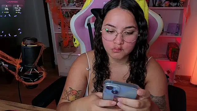 Snapshot of Sweet_sully__ chatting on October 10, 2025, 8:35 am Sweet sully online show from October 10, 2025, 8:35 am