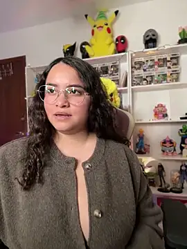 Snapshot of Sweet_sully__ chatting on December 16, 2025, 9:47 am Sweet sully online show from December 16, 2025, 9:47 am