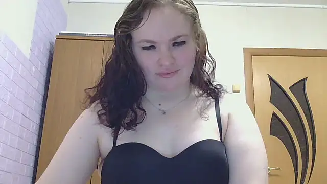 Snapshot of AliceForLoveOh chatting on April 13, 2026, 3:28 pm AliceForLoveOh online show from April 13, 2026, 3:28 pm