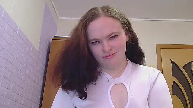 Snapshot of AliceForLoveOh chatting on April 22, 2026, 6:38 am AliceForLoveOh online show from April 22, 2026, 6:38 am
