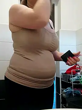 Snapshot of Elza01 chatting on February 19, 2025, 6:22 am Elza01 online show from February 19, 2025, 6:22 am