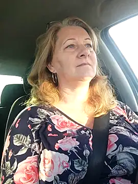 Snapshot of Elza01 chatting on September 19, 2025, 5:53 am Elza01 online show from September 19, 2025, 5:53 am