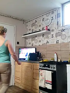 Snapshot of Elza01 chatting on October 8, 2025, 5:16 am Elza01 online show from October 8, 2025, 5:16 am