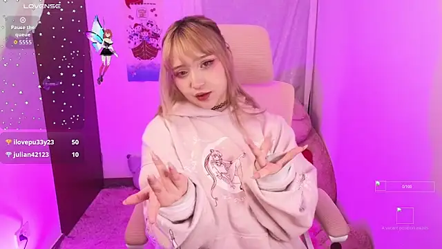 Snapshot of KuroChan420 chatting on September 30, 2025, 5:23 am KuroChan420 online show from September 30, 2025, 5:23 am