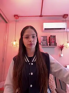 Snapshot of Zoe_Bae chatting on March 7, 2025, 10:21 pm Zoe Bae online show from March 7, 2025, 10:21 pm