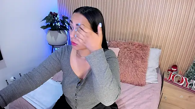 Snapshot of AMELIE_xx chatting on December 2, 2024, 1:24 pm AMELIE xx online show from December 2, 2024, 1:24 pm