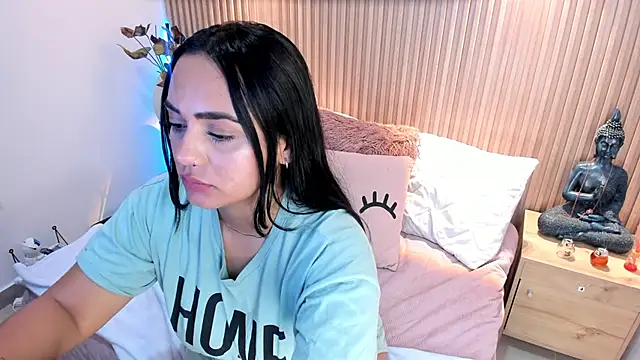 Snapshot of AMELIE_xx chatting on January 9, 2025, 4:39 pm AMELIE xx online show from January 9, 2025, 4:39 pm