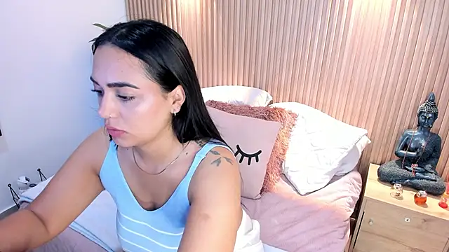 Snapshot of AMELIE_xx chatting on January 19, 2025, 1:44 pm AMELIE xx online show from January 19, 2025, 1:44 pm