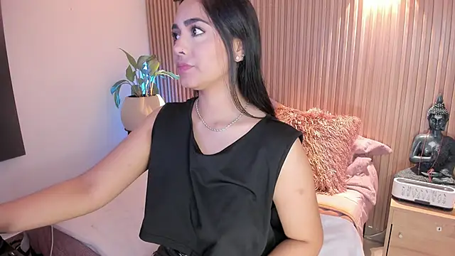 Snapshot of AMELIE_xx chatting on November 25, 2025, 2:11 am AMELIE xx online show from November 25, 2025, 2:11 am