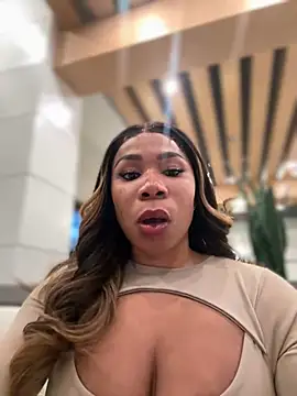 Snapshot of Belle___ chatting on December 22, 2024, 12:07 am Belle online show from December 22, 2024, 12:07 am