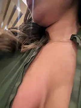 Snapshot of Belle___ chatting on January 18, 2025, 11:22 pm Belle online show from January 18, 2025, 11:22 pm