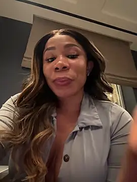 Snapshot of Belle___ chatting on February 1, 2025, 2:37 am Belle online show from February 1, 2025, 2:37 am