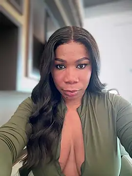 Snapshot of Belle___ chatting on March 8, 2025, 10:56 pm Belle online show from March 8, 2025, 10:56 pm