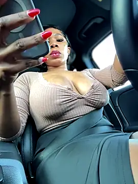 Snapshot of Belle___ chatting on November 28, 2025, 9:50 pm Belle online show from November 28, 2025, 9:50 pm