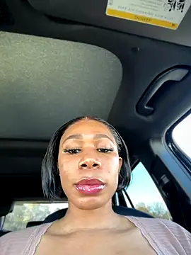 Snapshot of Belle___ chatting on December 15, 2025, 6:01 pm Belle online show from December 15, 2025, 6:01 pm