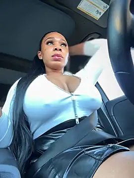 Snapshot of Belle___ chatting on December 19, 2025, 9:33 pm Belle online show from December 19, 2025, 9:33 pm