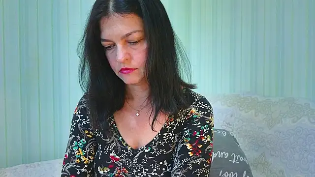 Snapshot of _Lily_ chatting on July 6, 2026, 3:03 pm Lily online show from July 6, 2026, 3:03 pm