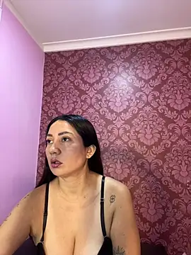 juliana diaz online show from October 16, 2025, 11:22 am