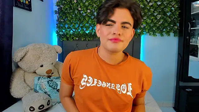 Snapshot of kamii_22 chatting on December 17, 2024, 3:28 pm kamii 22 online show from December 17, 2024, 3:28 pm