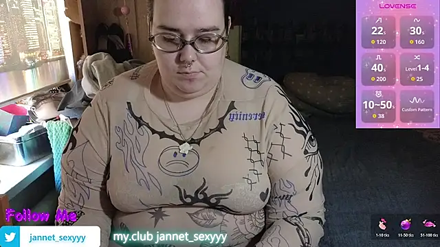 Snapshot of JannetPie chatting on July 17, 2026, 12:01 pm JannetPie online show from July 17, 2026, 12:01 pm