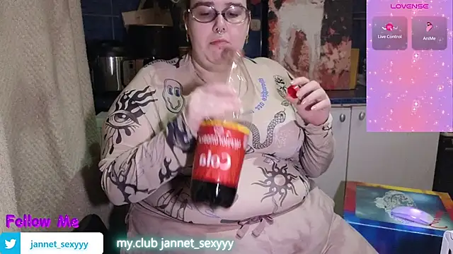 Snapshot of JannetPie chatting on July 18, 2026, 1:21 am JannetPie online show from July 18, 2026, 1:21 am