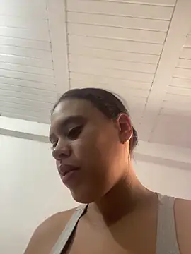 AlondraDiossa03 online show from May 1, 2026, 4:33 pm