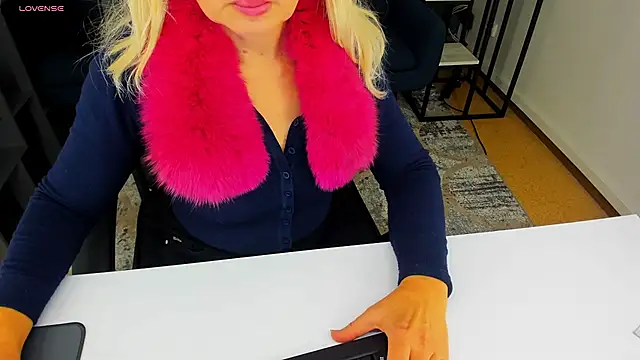 Snapshot of Abby_Moore_ chatting on January 29, 2025, 10:16 am Abby Moore online show from January 29, 2025, 10:16 am