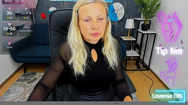 Snapshot of Abby_Moore_ chatting on September 16, 2025, 7:09 am Abby Moore online show from September 16, 2025, 7:09 am