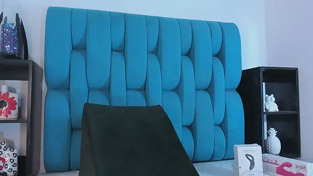 Snapshot of AlanNaughty chatting on December 27, 2024, 11:10 pm AlanNaughty online show from December 27, 2024, 11:10 pm