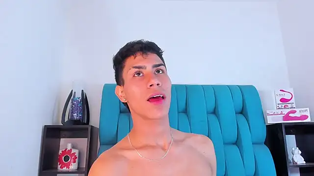 Snapshot of AlanNaughty chatting on January 14, 2025, 10:23 pm AlanNaughty online show from January 14, 2025, 10:23 pm