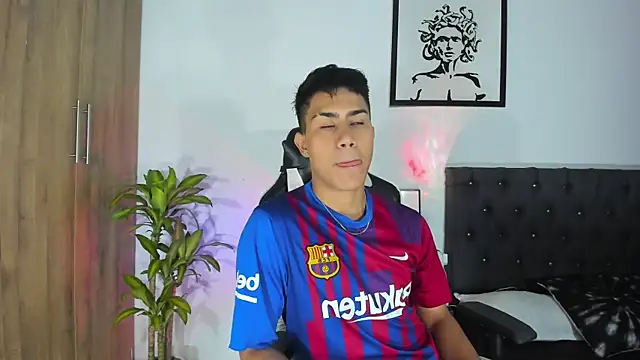 Snapshot of AlanNaughty chatting on November 13, 2025, 11:47 pm AlanNaughty online show from November 13, 2025, 11:47 pm