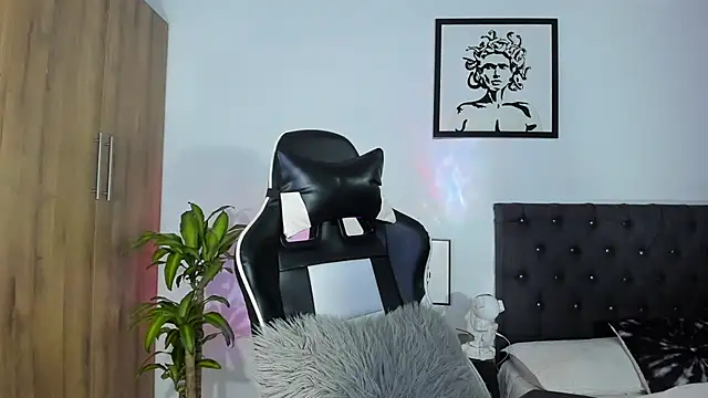 Snapshot of AlanNaughty chatting on November 19, 2025, 1:38 am AlanNaughty online show from November 19, 2025, 1:38 am