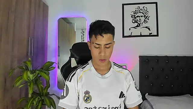 Snapshot of AlanNaughty chatting on December 3, 2025, 1:13 am AlanNaughty online show from December 3, 2025, 1:13 am