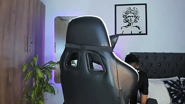 Snapshot of AlanNaughty chatting on December 21, 2025, 11:12 pm AlanNaughty online show from December 21, 2025, 11:12 pm