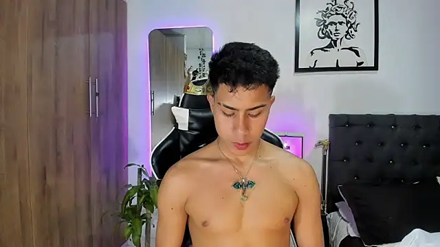 Snapshot of AlanNaughty chatting on February 4, 2026, 11:42 pm AlanNaughty online show from February 4, 2026, 11:42 pm