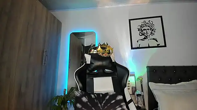 Snapshot of AlanNaughty chatting on March 21, 2026, 12:15 am AlanNaughty online show from March 21, 2026, 12:15 am