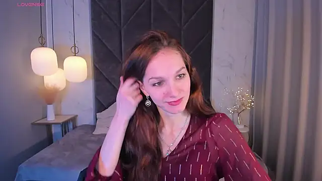 Snapshot of MirandaGlow chatting on March 10, 2025, 5:54 am MirandaGlow online show from March 10, 2025, 5:54 am