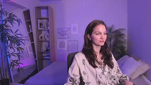MirandaGlow online show from May 9, 2026, 5:45 am