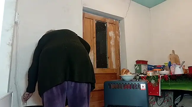 Snapshot of ExquisiteMature chatting on February 9, 2025, 5:11 pm ExquisiteMature online show from February 9, 2025, 5:11 pm