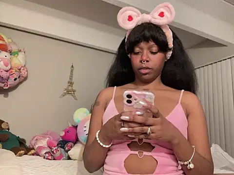 bunnypillow online show from December 12, 2024, 6:03 am